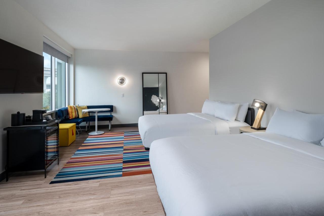 Aloft South Hotel 3*
